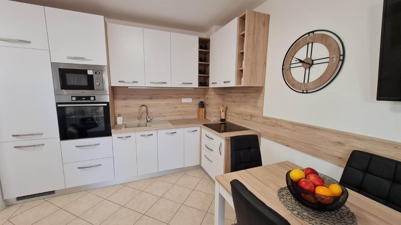 Apartman "Flower Garden" Ražanac Exterior foto