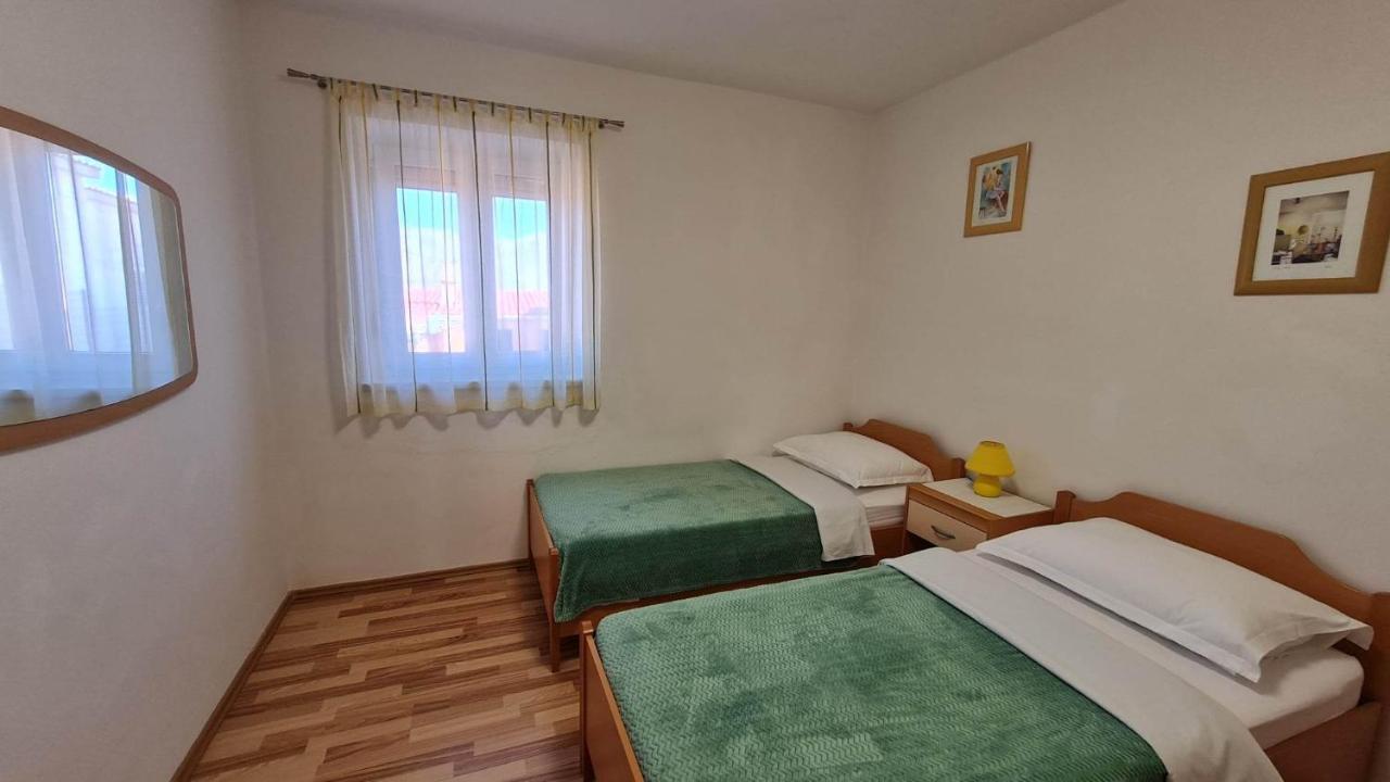 Apartman "Flower Garden" Ražanac Exterior foto
